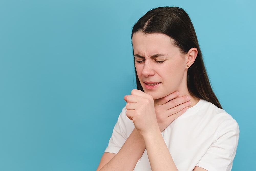 برای خشکی گلو چی بخوریم؟
