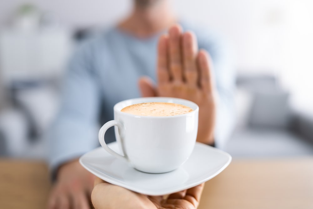 نوشیدن چای سیاه، چای سبز یا قهوه بلافاصله بعد از غذا جذب آهن را کاهش می‌دهد