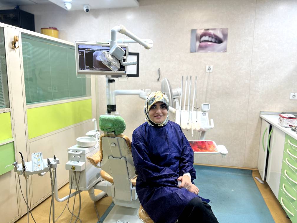 دکتر محدثه بیات - دندانپزشک